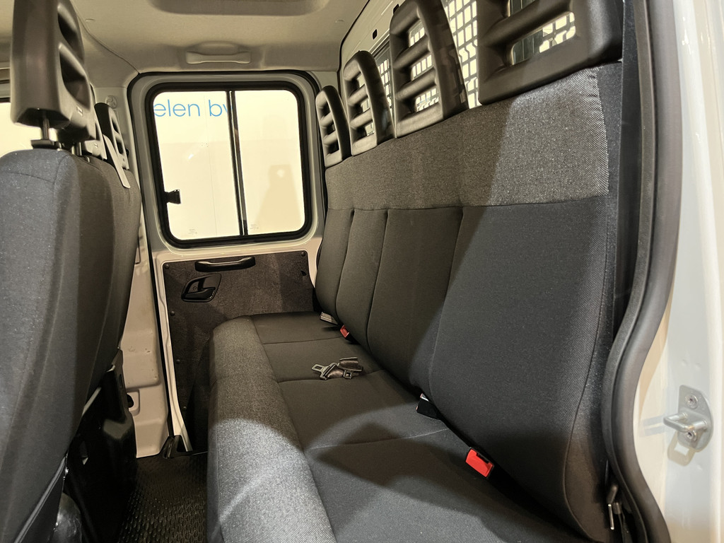 Iveco Daily 35S16 2.3 375 DC 7 pers. Open Laadbak / Euro 6 / Trekhaak 3.500 KG / Airco / Cruise Control / 32.300 KM !! 7