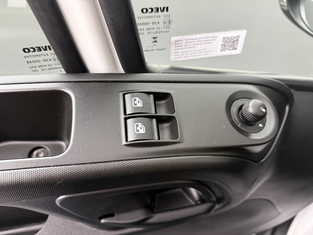 Iveco Daily 35S16 Hi-Matic Automaat L2H2 | 3500Kg Trekken | Airco | 3-Zits | Betimmering 8