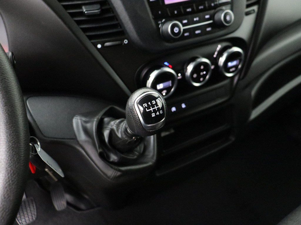 Iveco Daily 35S16 L2H2 | 3500Kg TG | Airco | 3-Persoons | Betimmering 15