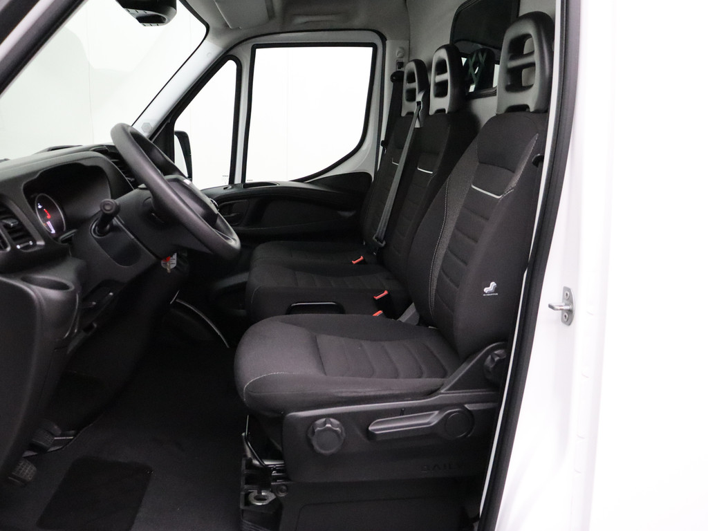 Iveco Daily 35S16 L2H2 | 3500Kg TG | Airco | 3-Persoons | Betimmering 17