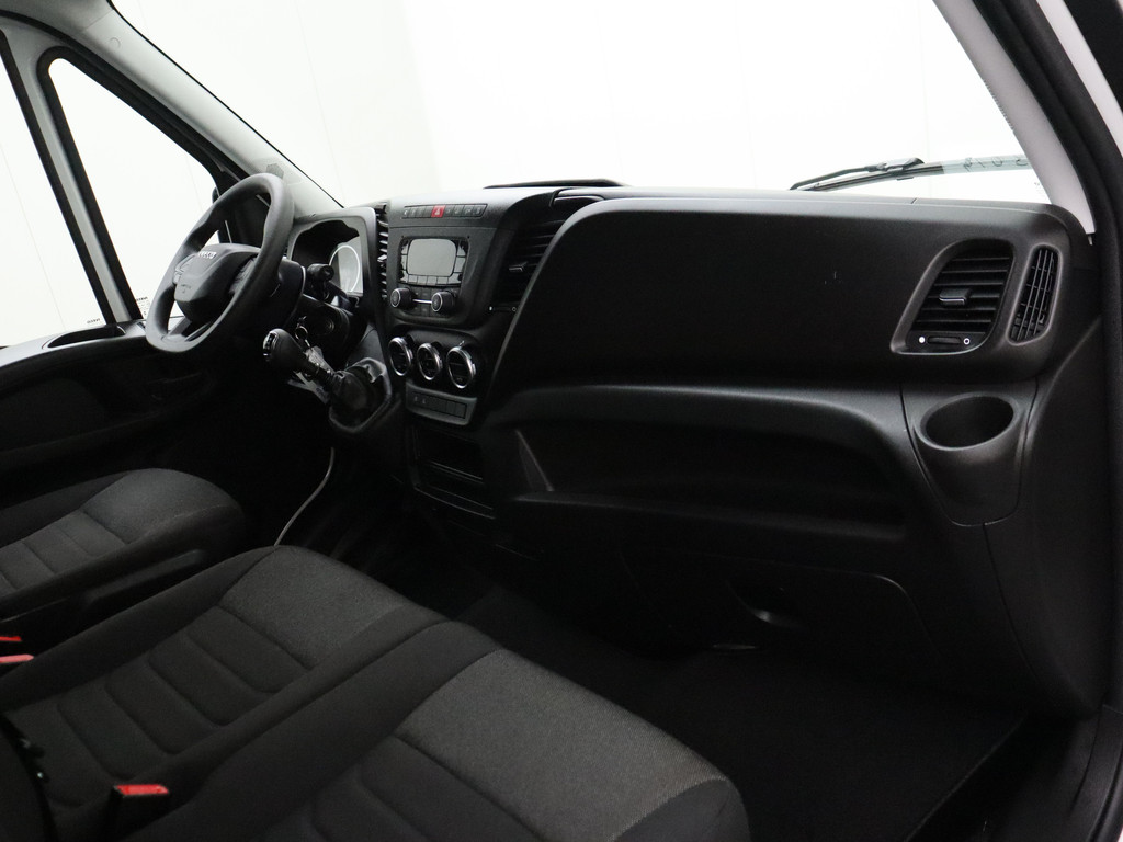 Iveco Daily 35S16 L2H2 | 3500Kg TG | Airco | 3-Persoons | Betimmering 18