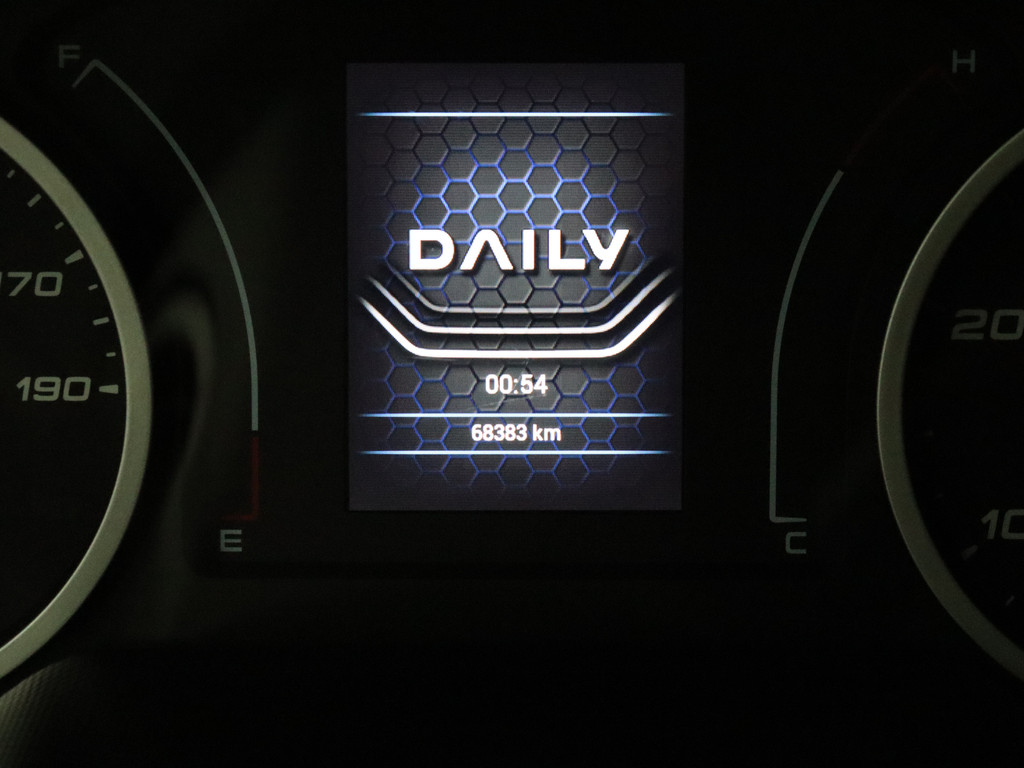 Iveco Daily 35S16 L2H2 | 3500Kg TG | Airco | 3-Persoons | Betimmering 9