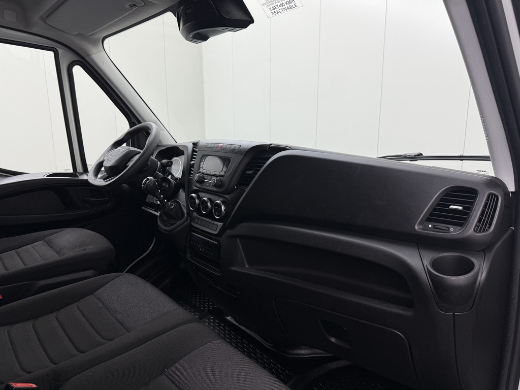 Iveco Daily 35S16 L2H2 | 3500Kg Trekhaak | Airco | 3-Zits | Betimmering 18
