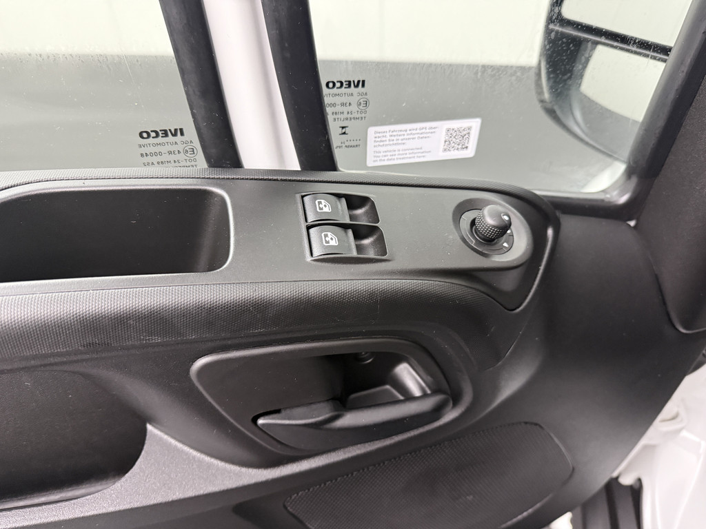 Iveco Daily 35S16 L2H2 | 3500Kg Trekhaak | Airco | 3-Zits | Betimmering 8