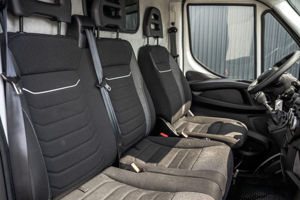 Iveco Daily 35S16 | L4H2 | 157 PK | 3-Zits | Airco | Parkeersensoren 12