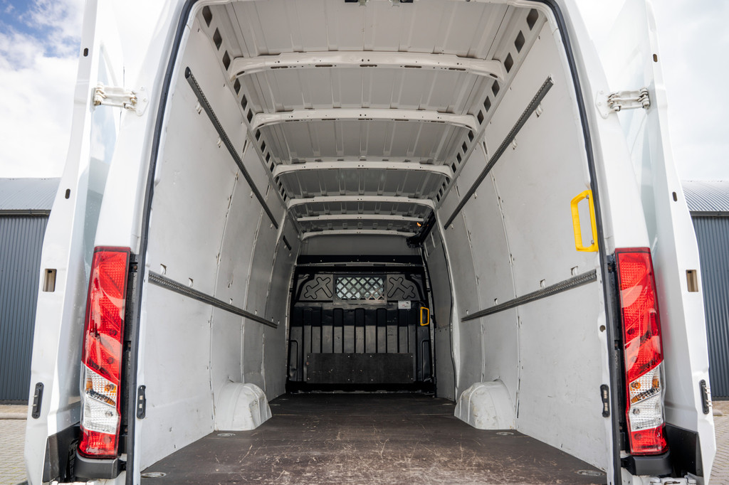 Iveco Daily 35S16 | L4H2 | 157 PK | 3-Zits | Airco | Parkeersensoren 9