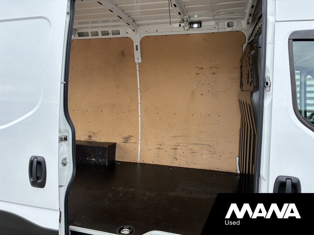 Iveco Daily 35S18 180pk 3.0L L2LH2 Hi-Matic Automaat Imperiaal Trekhaak Cruise Camera Climate Control 6