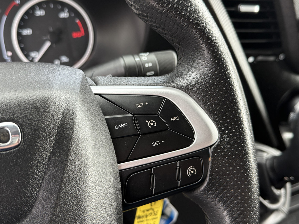 Iveco Daily 35S18 3.0 180 PK AUTOMAAT / DUBBELE CABINE / TREKHAAK / CAMERA / CRUISE / NAVI / 3500 KG AHG 12