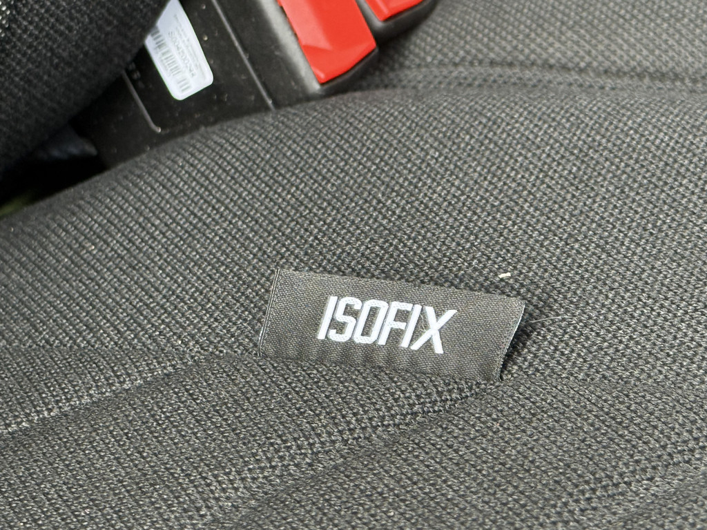 Iveco Daily 35S18 3.0 180 PK AUTOMAAT / DUBBELE CABINE / TREKHAAK / CAMERA / CRUISE / NAVI / 3500 KG AHG 20