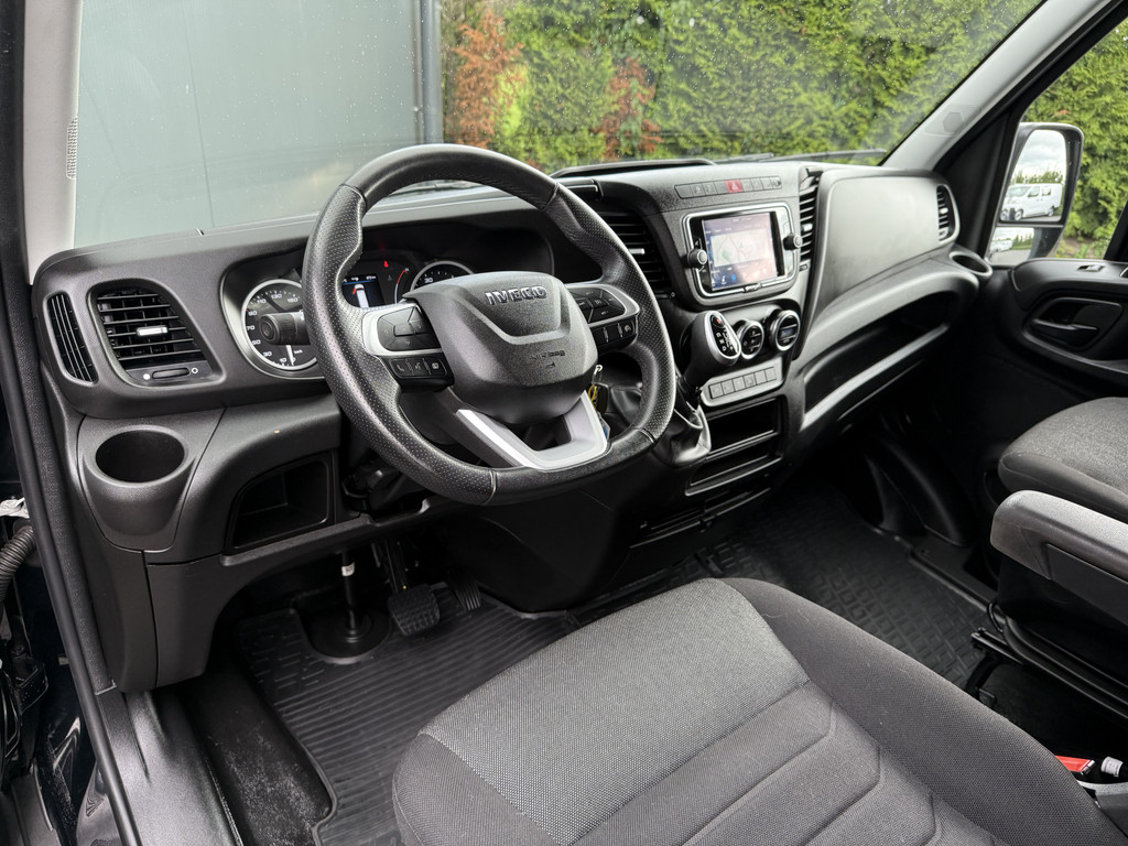 Iveco Daily 35S18 3.0 180 PK AUTOMAAT / DUBBELE CABINE / TREKHAAK / CAMERA / CRUISE / NAVI / 3500 KG AHG 9