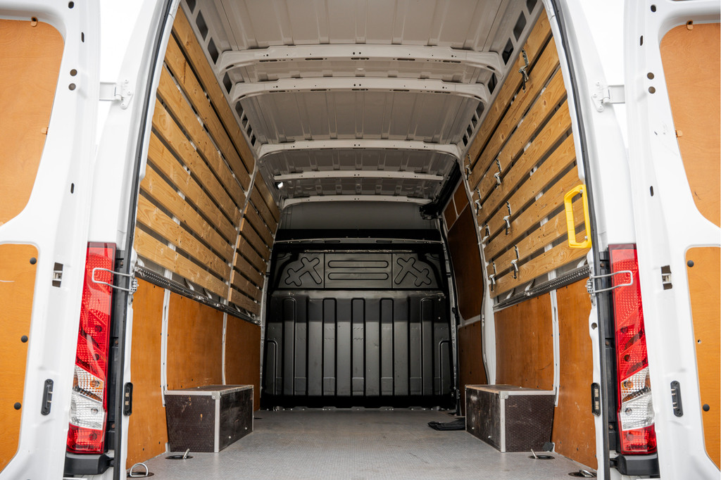 Iveco Daily 35S18 | 3.0L 180PK | Automaat | NW MODEL | 3.5T Trekgewicht | Camera | Carplay | Climate 10