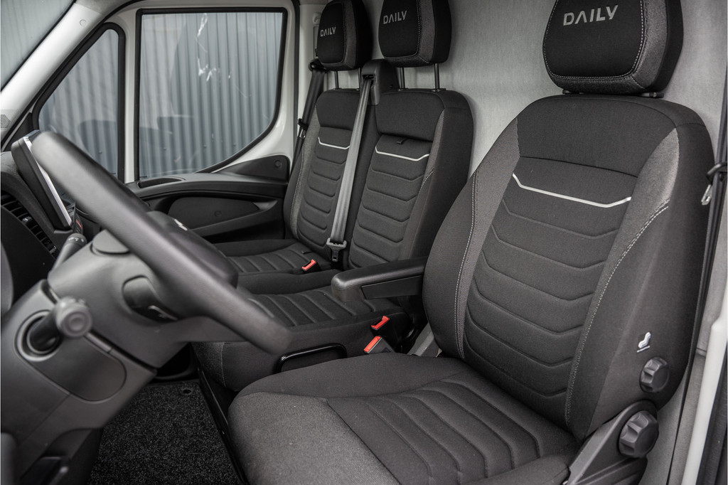 Iveco Daily 35S18 | 3.0L 180PK | Automaat | NW MODEL | 3.5T Trekgewicht | Camera | Carplay | Climate 12