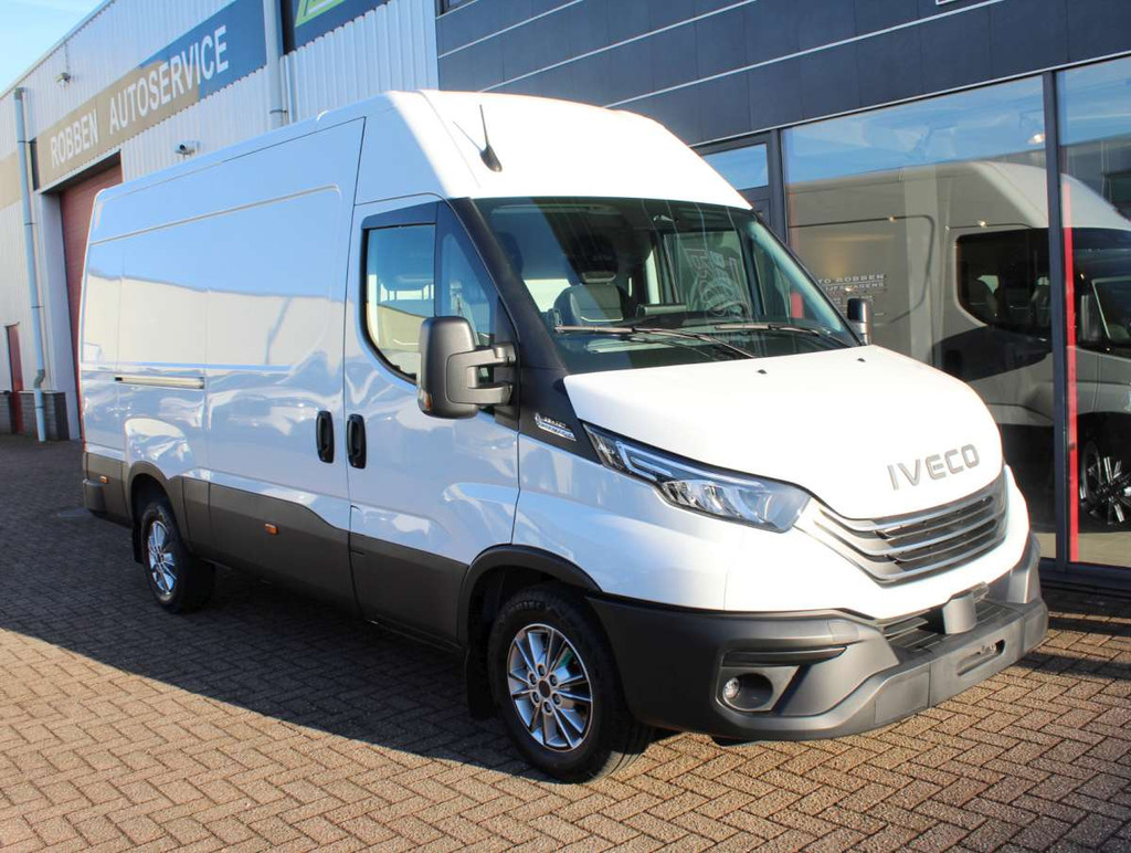 Iveco Daily 35S18 HA8 3.0 352L H2 Airco/Cruise/Cam/Nav Nieuw 12