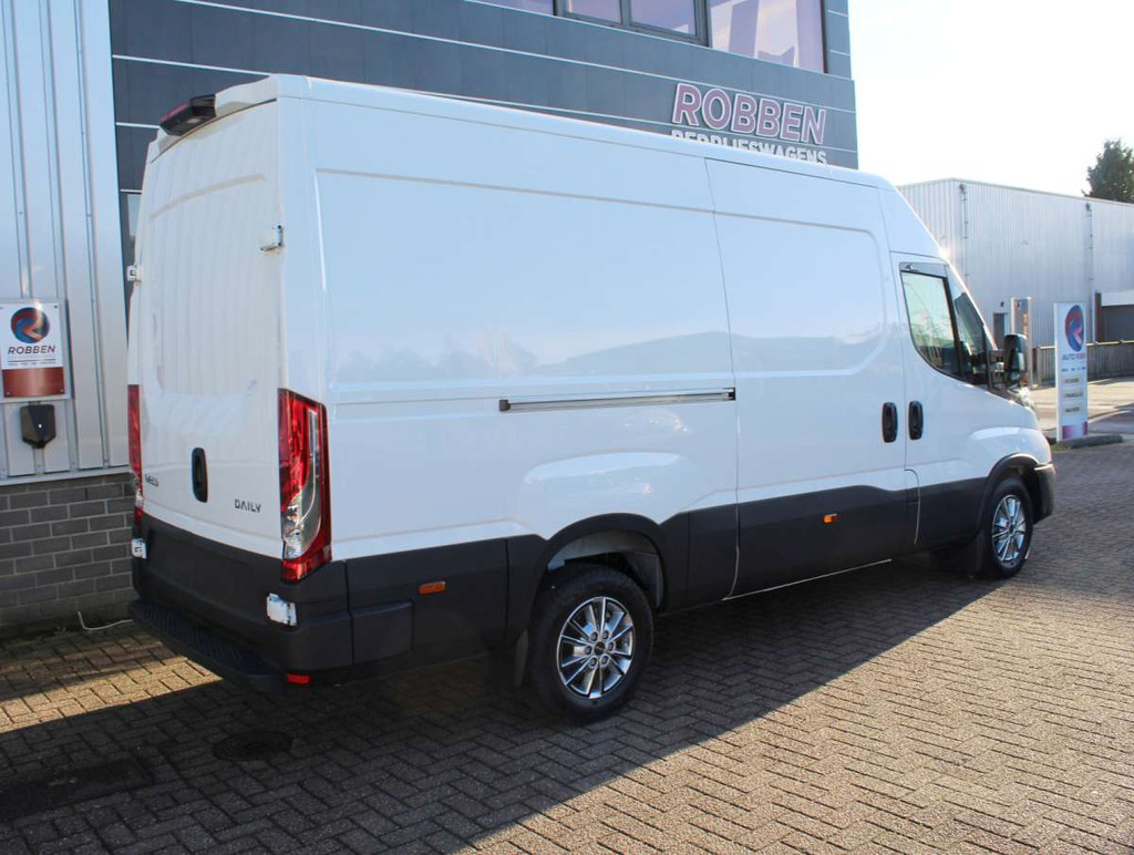Iveco Daily 35S18 HA8 3.0 352L H2 Airco/Cruise/Cam/Nav Nieuw 3
