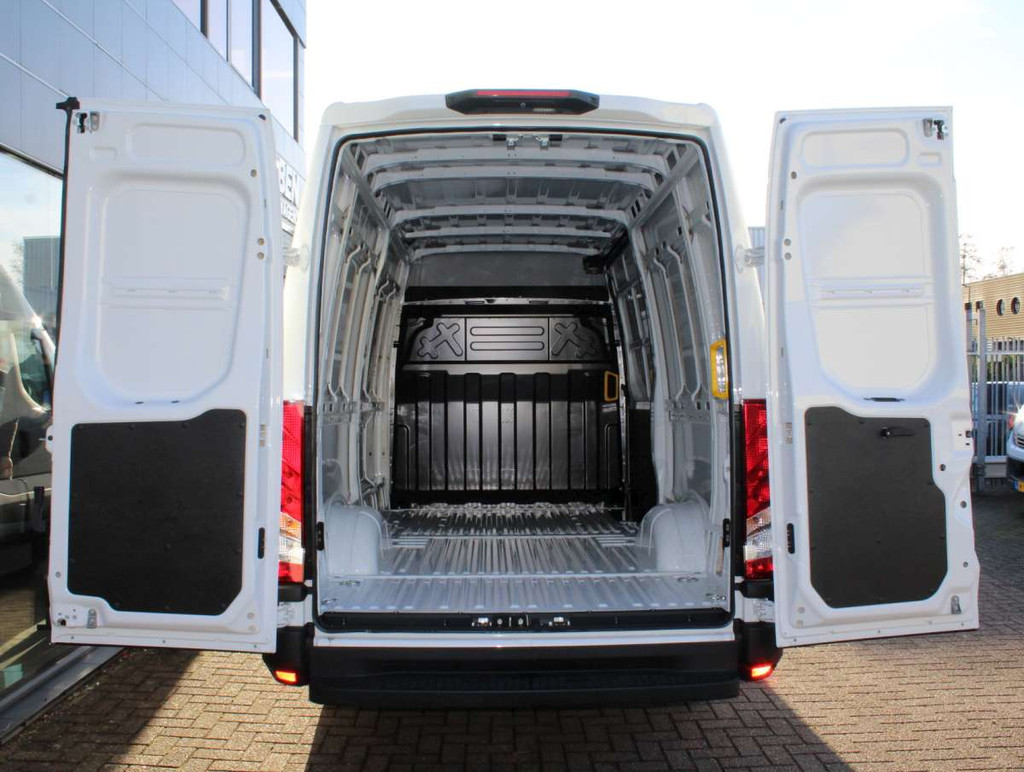 Iveco Daily 35S18 HA8 3.0 352L H2 Airco/Cruise/Cam/Nav Nieuw 4