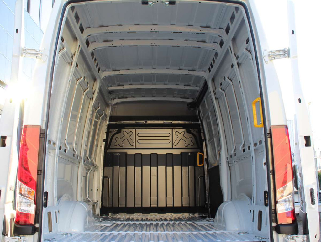 Iveco Daily 35S18 HA8 3.0 352L H2 Airco/Cruise/Cam/Nav Nieuw 8