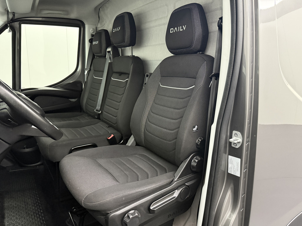 Iveco Daily 35S18HV 3.0L HiMatic Automaat L4H3 Maxi | Airco | Cruise | Multimedia | 3-Zits | Oprijplaat 21