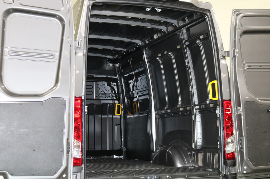 Iveco Daily 35S18 Hi-Matic L2 H2 Airco Navigatie Trekhaak Digitaal Dashboard (Voorraad in de Wal) 13