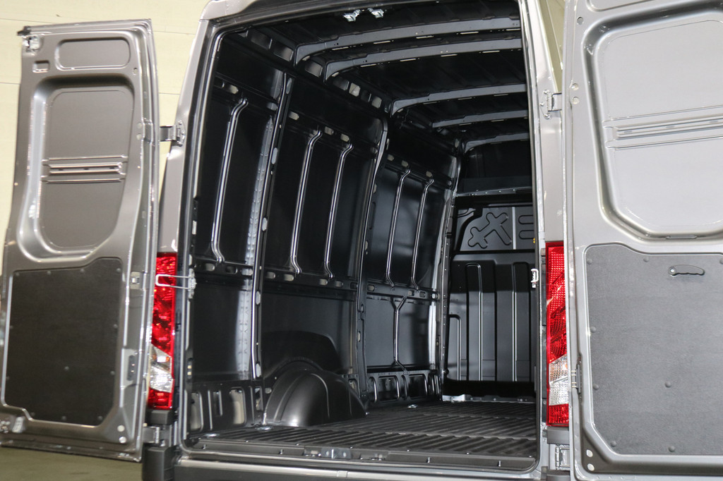Iveco Daily 35S18 Hi-Matic L2 H2 Airco Navigatie Trekhaak Digitaal Dashboard (Voorraad in de Wal) 15