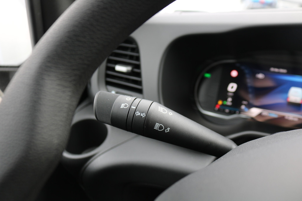 Iveco Daily 35S18 Hi-Matic L2 H2 Airco Navigatie Trekhaak Digitaal Dashboard (Voorraad in de Wal) 21