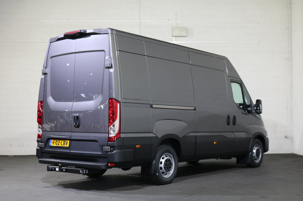 Iveco Daily 35S18 Hi-Matic L2 H2 Airco Navigatie Trekhaak Digitaal Dashboard (Voorraad in de Wal) 9
