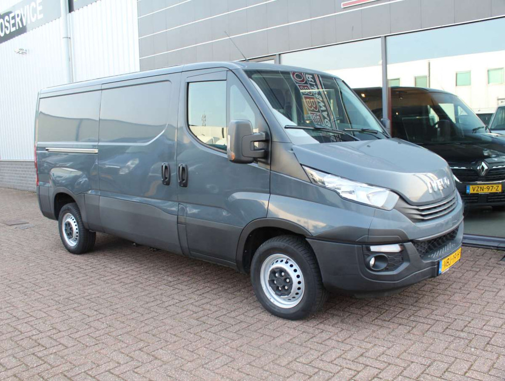 Iveco Daily 35S18V 3.0 352 Aut. Airco/Cruise/Nav Trekhaak H1L2 10