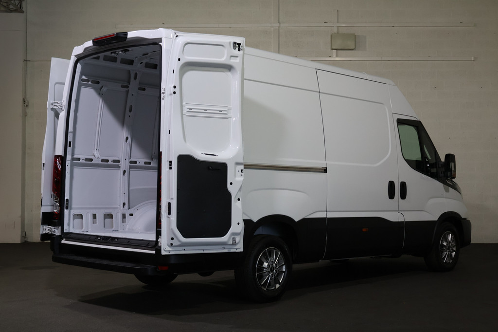 Iveco Daily 35S21 3.0 210pk Hi-Matic Automaat Navigatie Camera 10