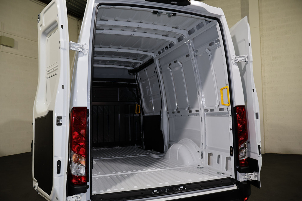 Iveco Daily 35S21 3.0 210pk Hi-Matic Automaat Navigatie Camera 13