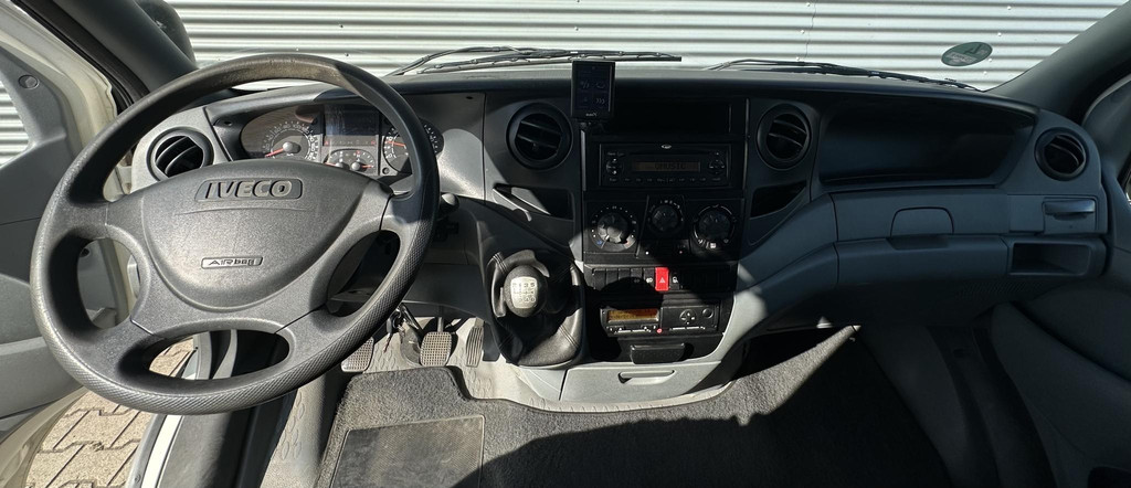 Iveco Daily 40C15 375 Bakwagen met laadklep en trekhaak 12