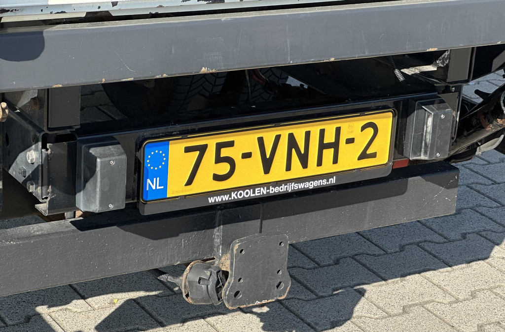 Iveco Daily 40C15 375 Bakwagen met laadklep en trekhaak 13