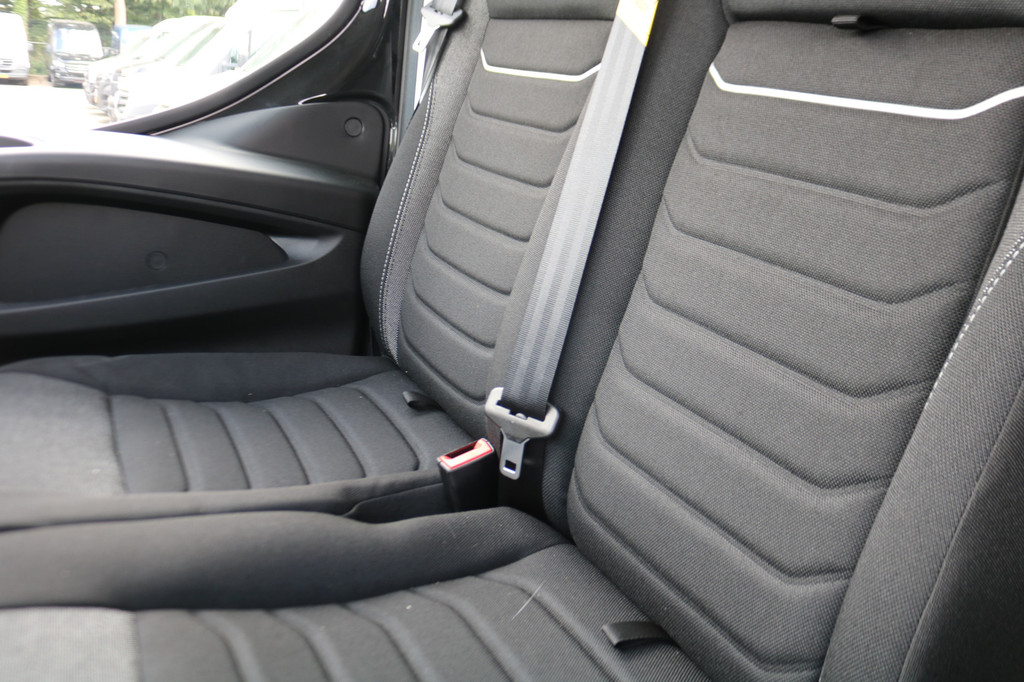 Iveco Daily 40C18 3.0 Bakwagen met Laadklep Automaat (Nieuw Model) 18