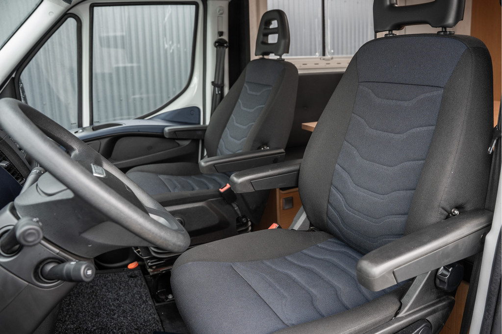 Iveco Daily 40C18 3.0L 180PK | Camperkandidaat | 1ste Eigenaar | Automaat | Euro 6 | Camera | 3.5T Trekgewicht 12