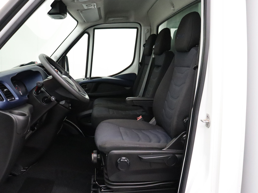 Iveco Daily 40C18 Hi-Matic Automaat Koel/Vries Bakwagen | 12/220V | Dag-nacht aansluiting | 3-Persoons 19