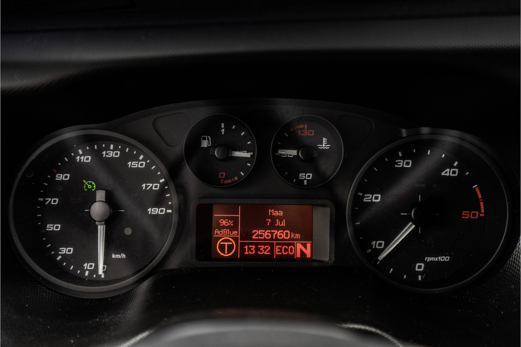 Iveco Daily 50C18 | Glasresteel | Automaat | 180 PK | Camera | Navigatie | Cruise | Airco | Tachograaf | Euro 6 19