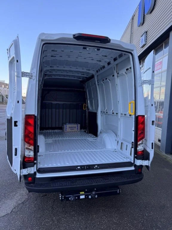 Iveco Daily Electric 38S14V 74 kW L3 H2 8