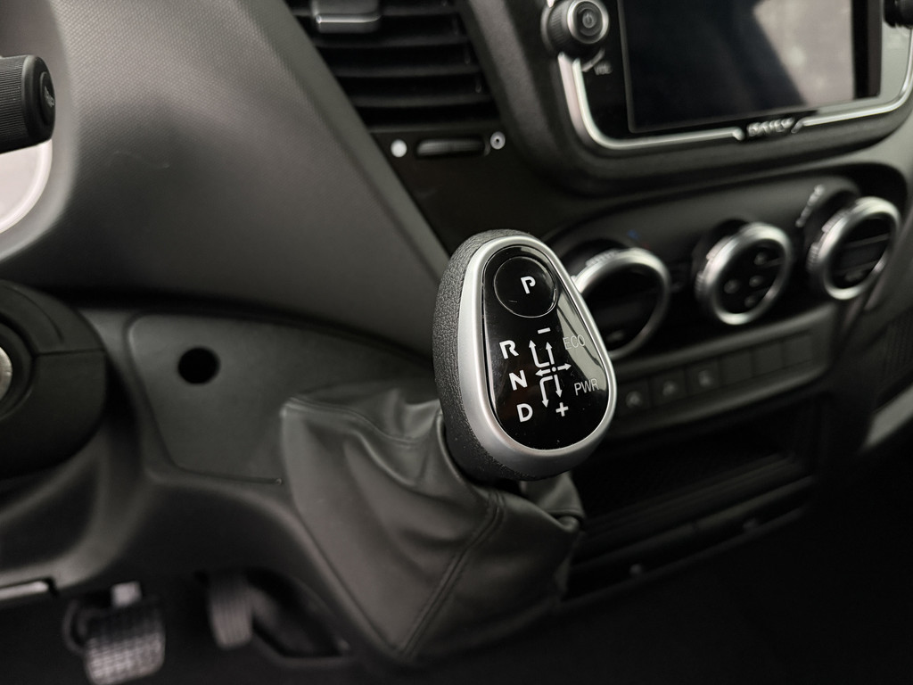 Iveco Daily Hi-Matic Automaat L2H2 | Led | 3500Kg Trekhaak | Navigatie | Camera | 3-Zit | Betimmering 16