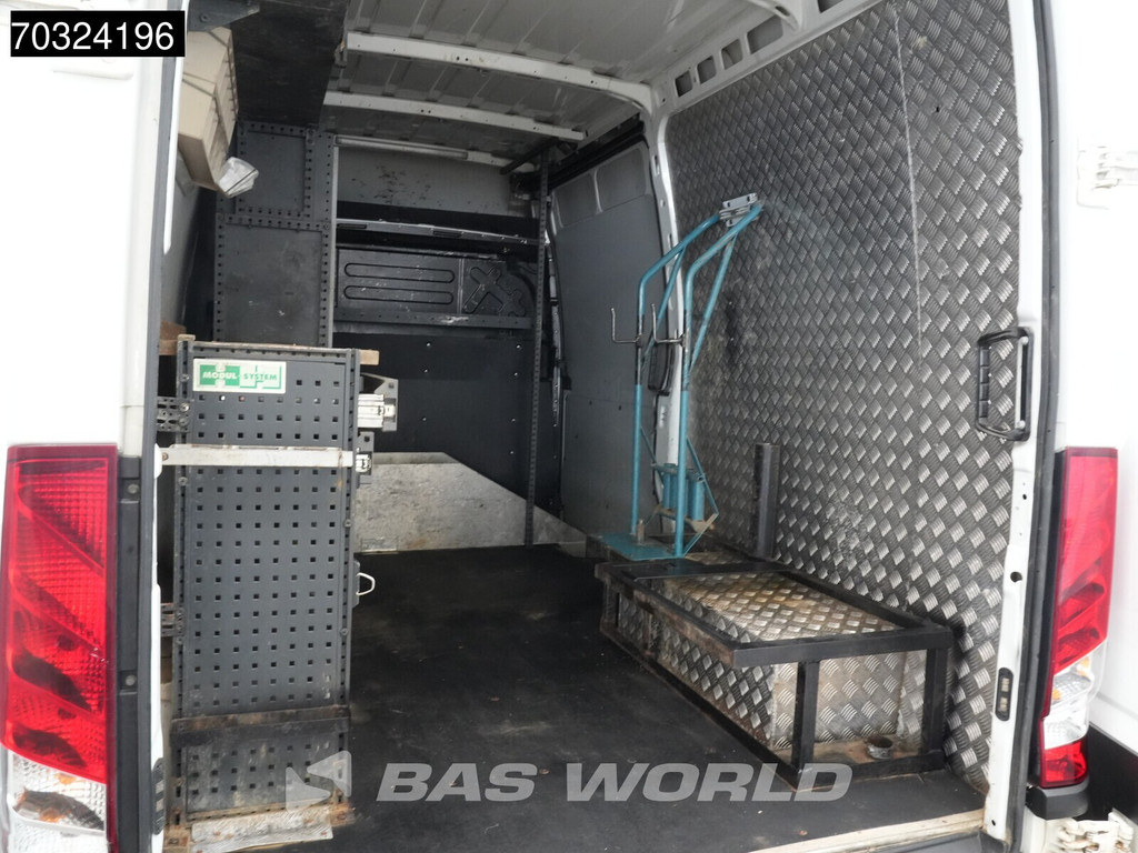 Iveco Daily 35C13 Dubbellucht L2H2 3,5t Trekhaak Airco Cruise Werkplaatsinrichting Euro6 L2 Airco Trekhaak Cruise control 12