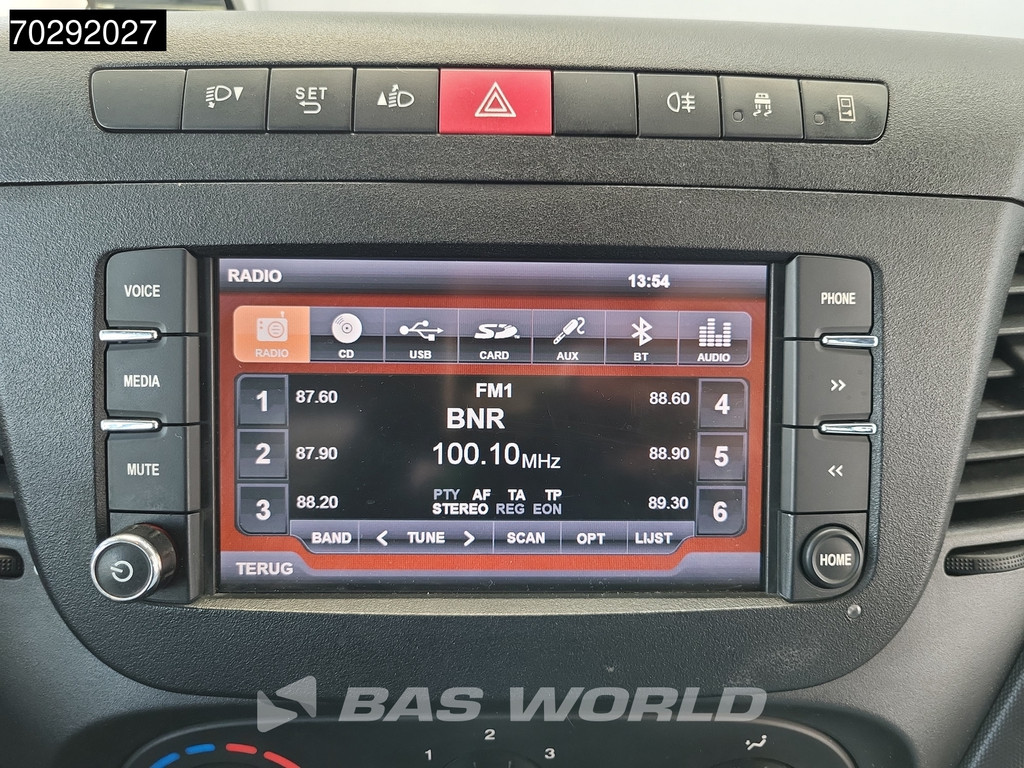 Iveco Daily 35C13 Kipper Dubbel Cabine Dubbellucht 3,5t Trekhaak Airco Camera APK 04-2026 Tipper Benne Kieper Airco Trekhaak 18