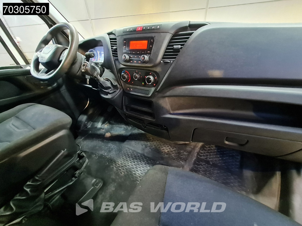Iveco Daily 35C14 Dubbel Cabine Kipper met Kist Dubbellucht 3,5t Trekhaak Airco Cruise Euro6 Tipper Benne Kieper Airco Trekhaak Cruise control 10