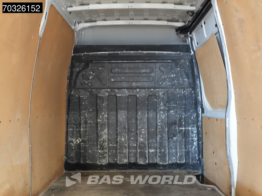 Iveco Daily 35C14 Dubbellucht L2H2 3,5t Trekhaak Airco Cruise Euro6 L2 Airco Trekhaak Cruise control 10