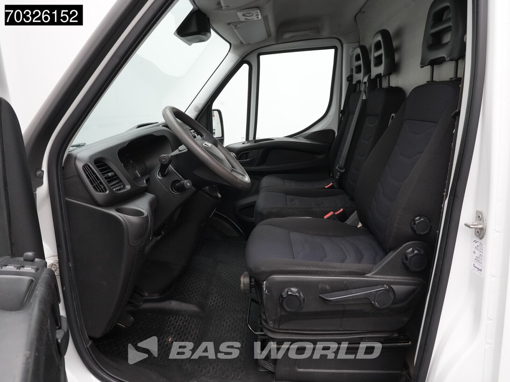 Iveco Daily 35C14 Dubbellucht L2H2 3,5t Trekhaak Airco Cruise Euro6 L2 Airco Trekhaak Cruise control 12
