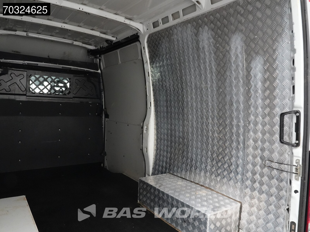 Iveco Daily 35C14 Dubbellucht L2H2 3,5t Trekhaak Airco Cruise Euro6 L2 Airco Trekhaak Cruise control 12