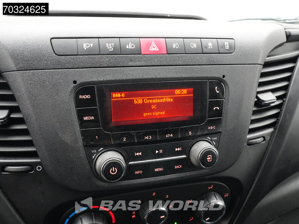 Iveco Daily 35C14 Dubbellucht L2H2 3,5t Trekhaak Airco Cruise Euro6 L2 Airco Trekhaak Cruise control 17