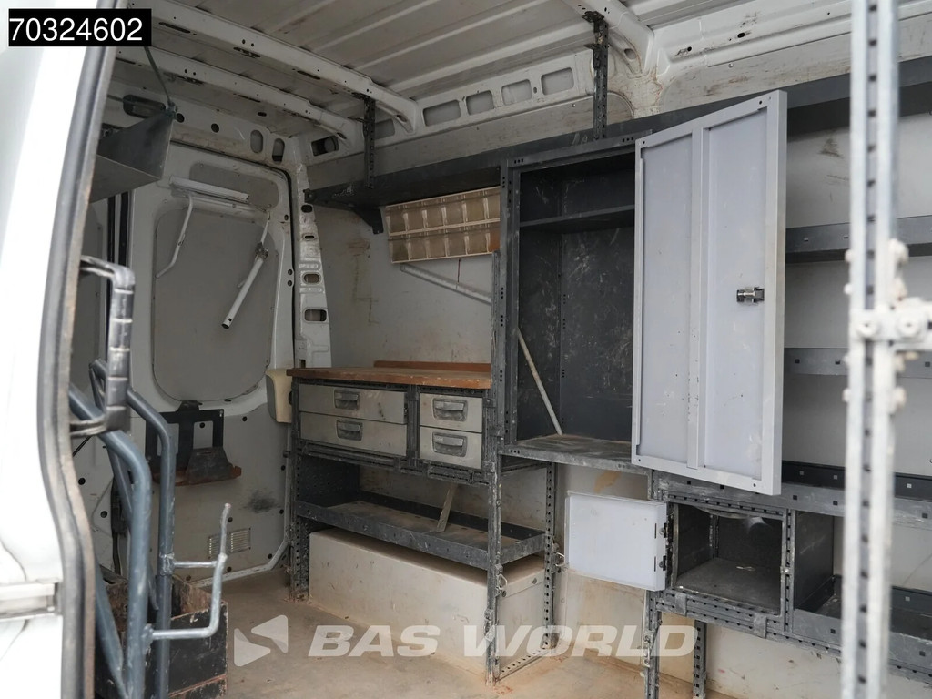 Iveco Daily 35C14 Euro6 L2H2 Dubbellucht 3.5t trekhaak Camera Airco Cruise Airco Trekhaak Cruise control 12