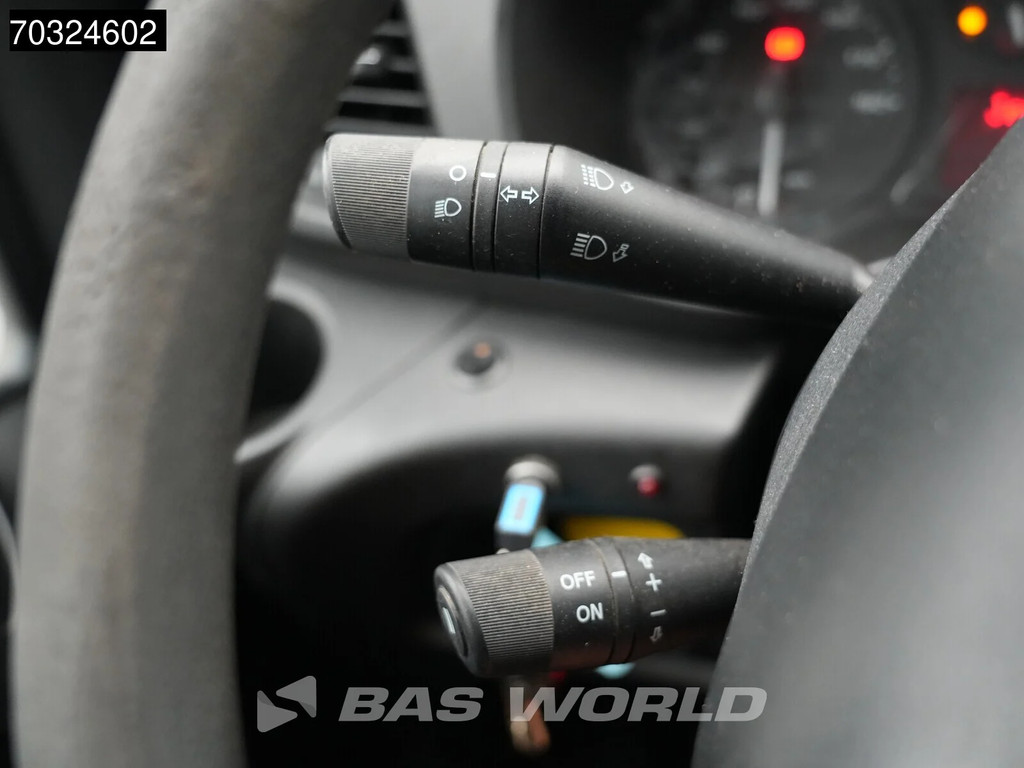 Iveco Daily 35C14 Euro6 L2H2 Dubbellucht 3.5t trekhaak Camera Airco Cruise Airco Trekhaak Cruise control 19