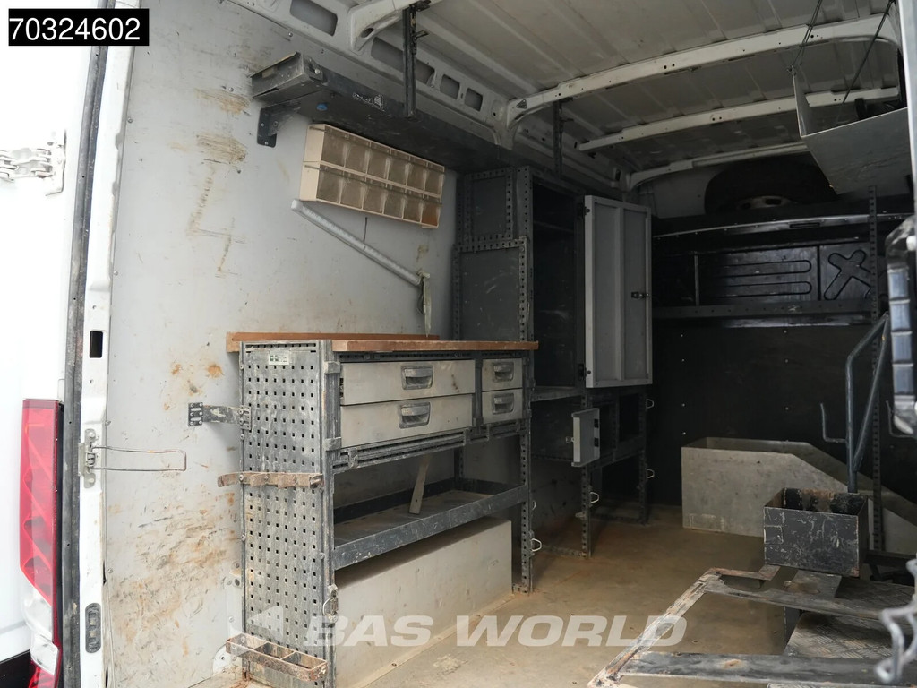 Iveco Daily 35C14 Euro6 L2H2 Dubbellucht 3.5t trekhaak Camera Airco Cruise Airco Trekhaak Cruise control 8