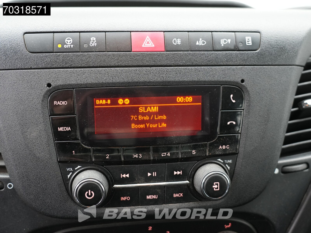 Iveco Daily 35C14 Open Laadbak Dubbel Cabine 3,5t Trekhaak Dubbellucht Airco Cruise Euro6 Pritsche Pickup Open Box Airco Trekhaak Cruise control 18