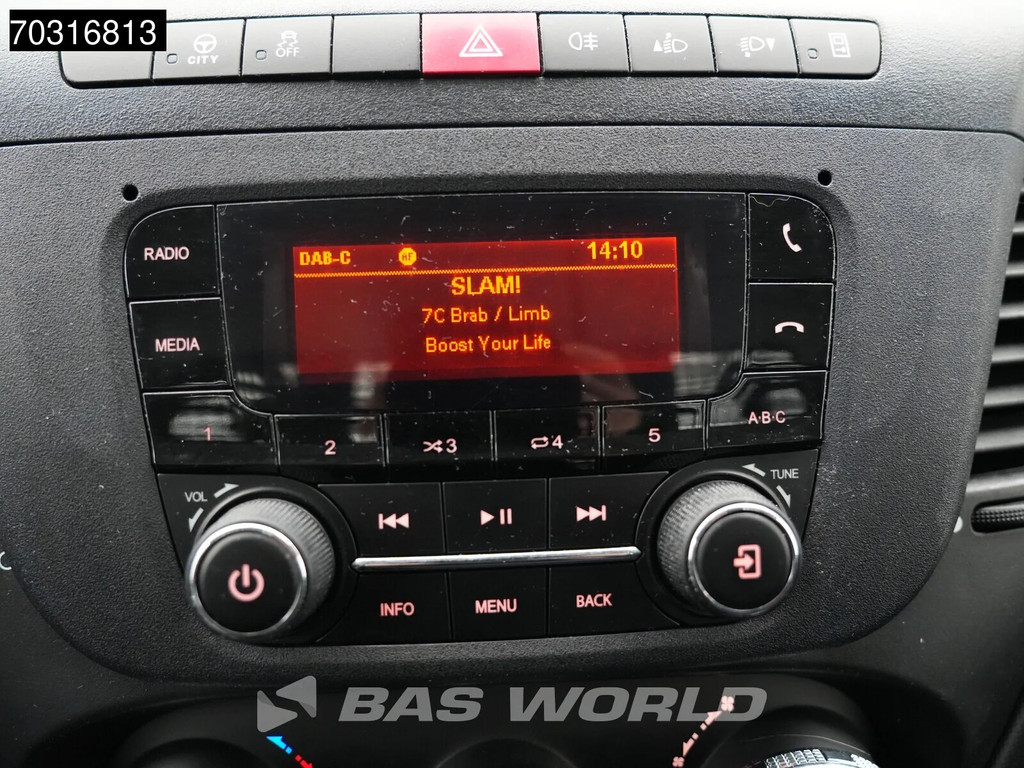 Iveco Daily 35C14 Open Laadbak Dubbellucht 3,5t Trekhaak Airco Cruise Euro6 Pritsche Pickup Open Box Airco Trekhaak Cruise control 17
