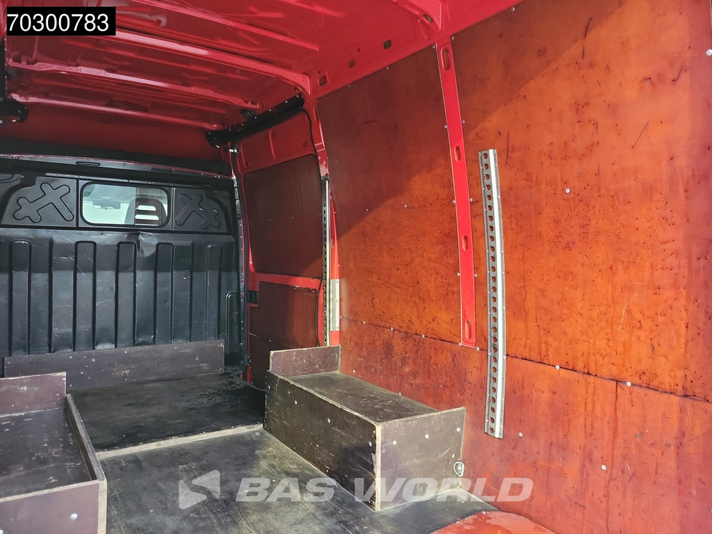 Iveco Daily 35C15 3.0L Luchtvering 2x Schuifdeur Dubbellucht L2H2 3,5t Trekhaak Cruise Parkeersensoren Euro6 L2 Trekhaak Cruise control 10