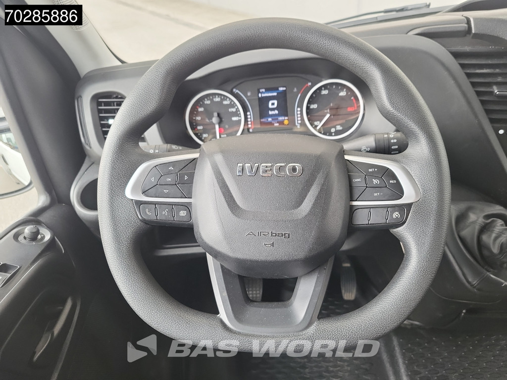 Iveco Daily 35C16 3.0L Bakwagen Laadklep Zijdeur Camera Airco Cruise Koffer Meubelbak 20m3 Airco Cruise control 18